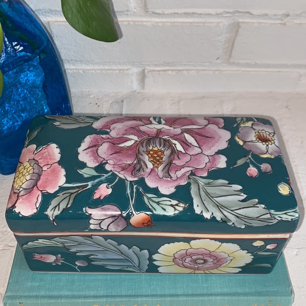 Vintage Trinket Box - Picture 2 of 12